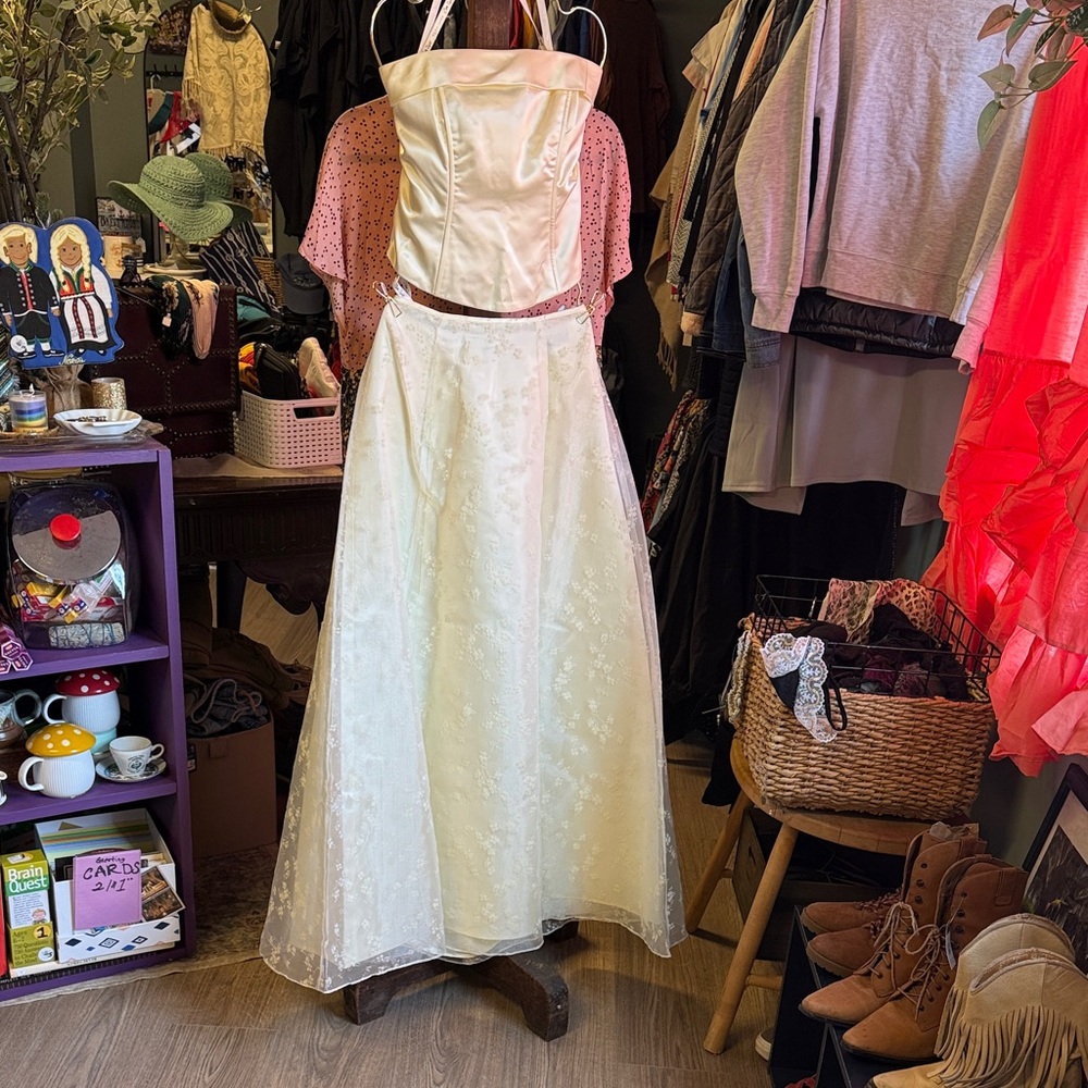 Vintage Zum Zum Pale Yellow Two-Piece Lace Gown